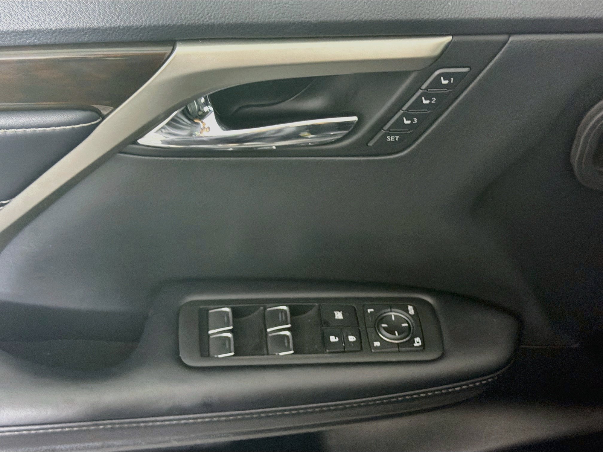 Used 2019 Lexus RX 450h AWD image 15