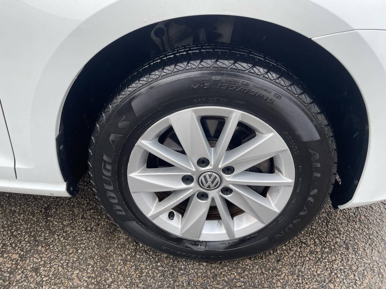 Used 2016 Volkswagen Golf S FWD image 12