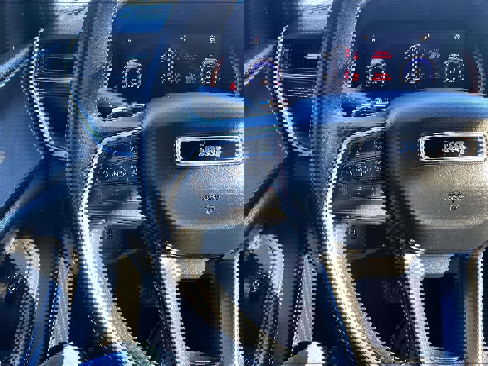 Used 2021 Jeep Grand Cherokee L Laredo image 24