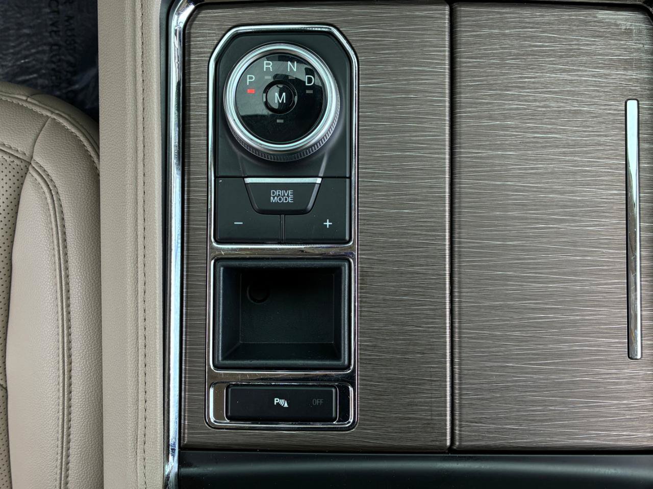 Used 2024 Ford Expedition Limited RWD image 32