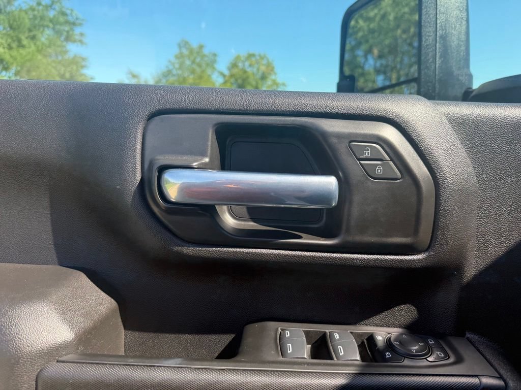 Used 2025 Chevrolet Silverado 2500 Custom w/ Custom Value Package RWD image 27
