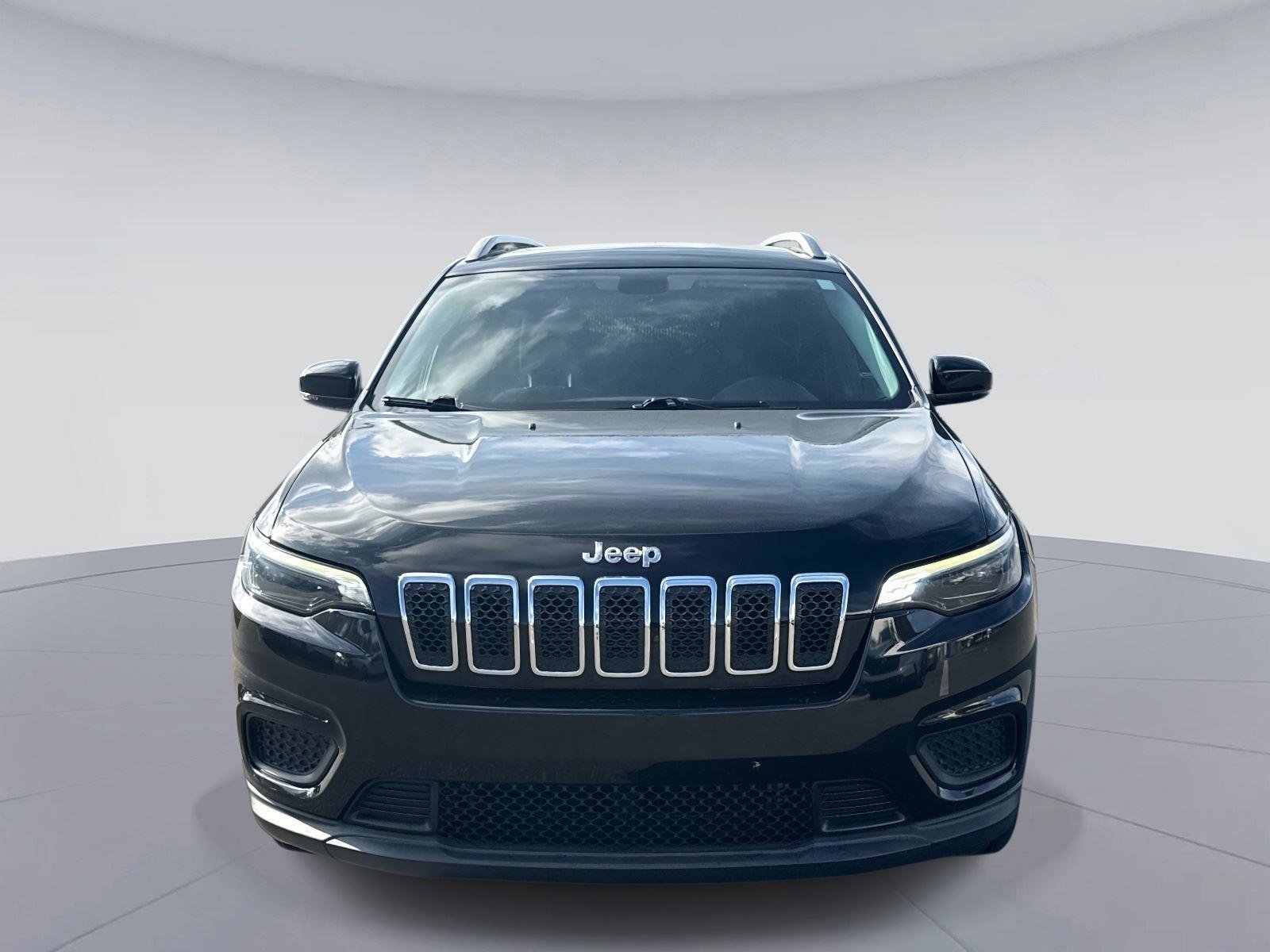Used 2020 Jeep Cherokee Latitude w/ Cold Weather Group image 9