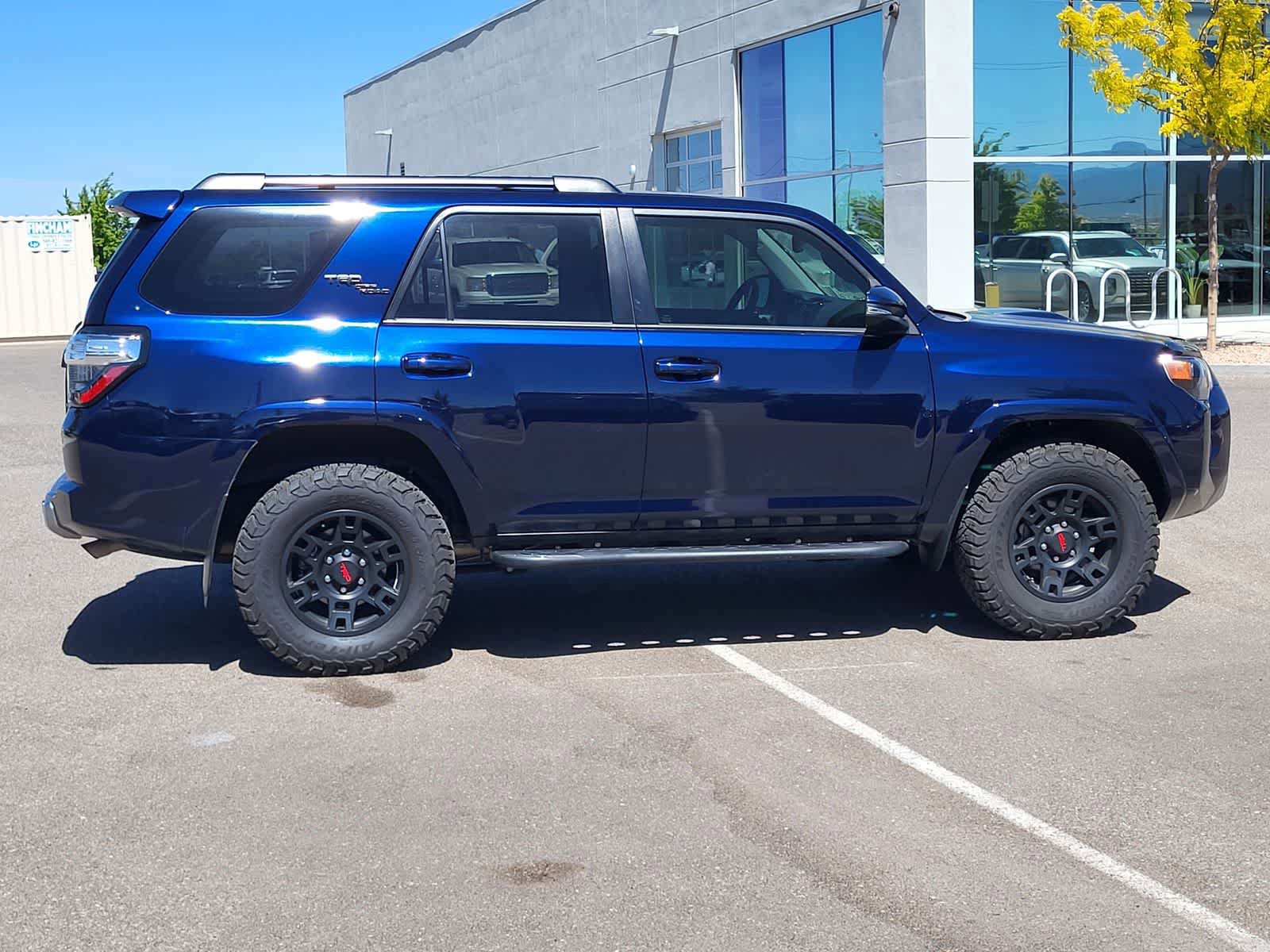 Used 2023 Toyota 4Runner TRD Off-Road Premium AWD/4WD image 4