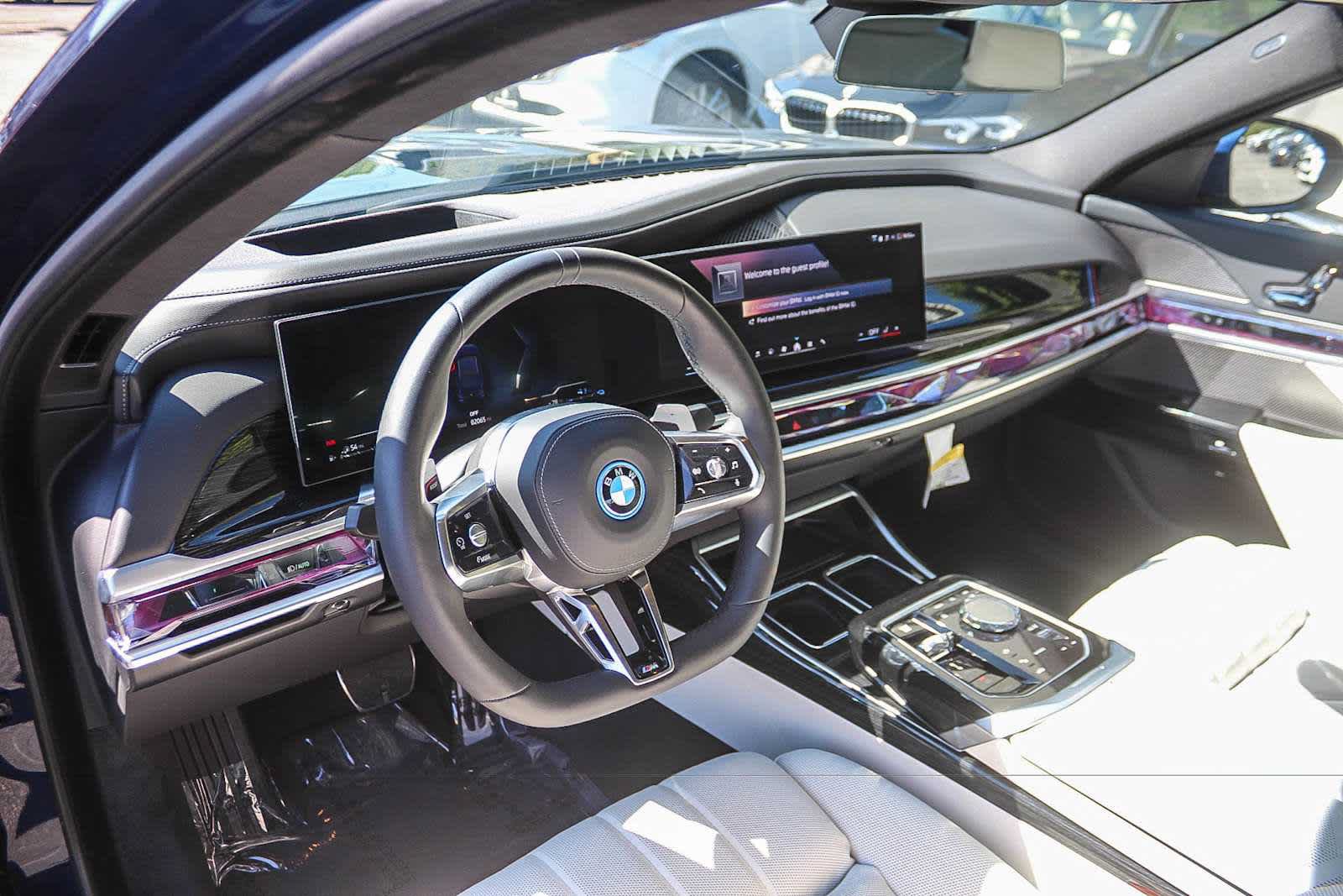 Used 2026 BMW 750e xDrive AWD/4WD image 16