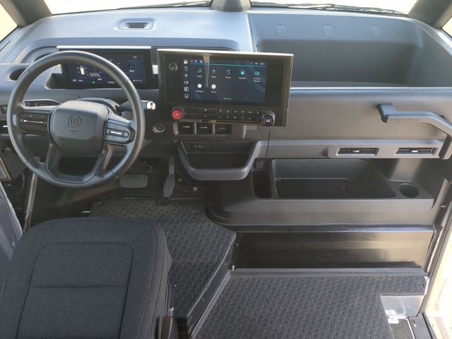 Used 2024 Chevrolet Brightdrop 600 w/ Commercial Equipment Package AWD/4WD image 17