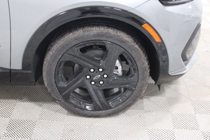 New 2026 Chevrolet Equinox EV RS image 39