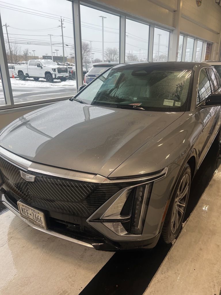 New 2026 Cadillac Lyriq Luxury image 1