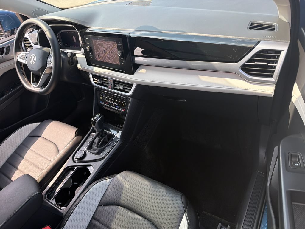 Certified 2025 Volkswagen Taos SEL AWD/4WD image 28