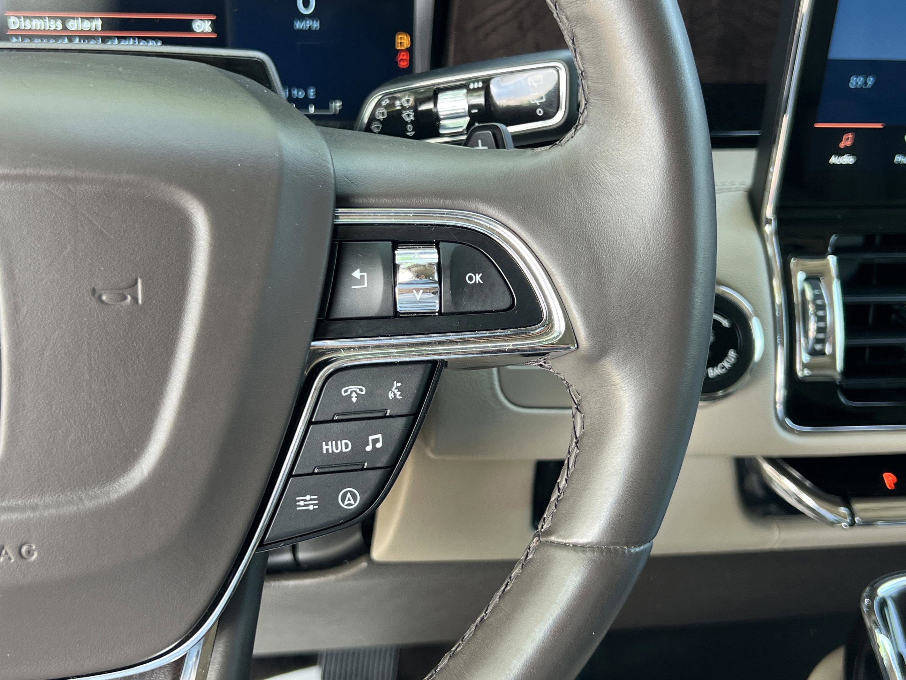 Used 2023 Lincoln Navigator L Reserve AWD/4WD image 12