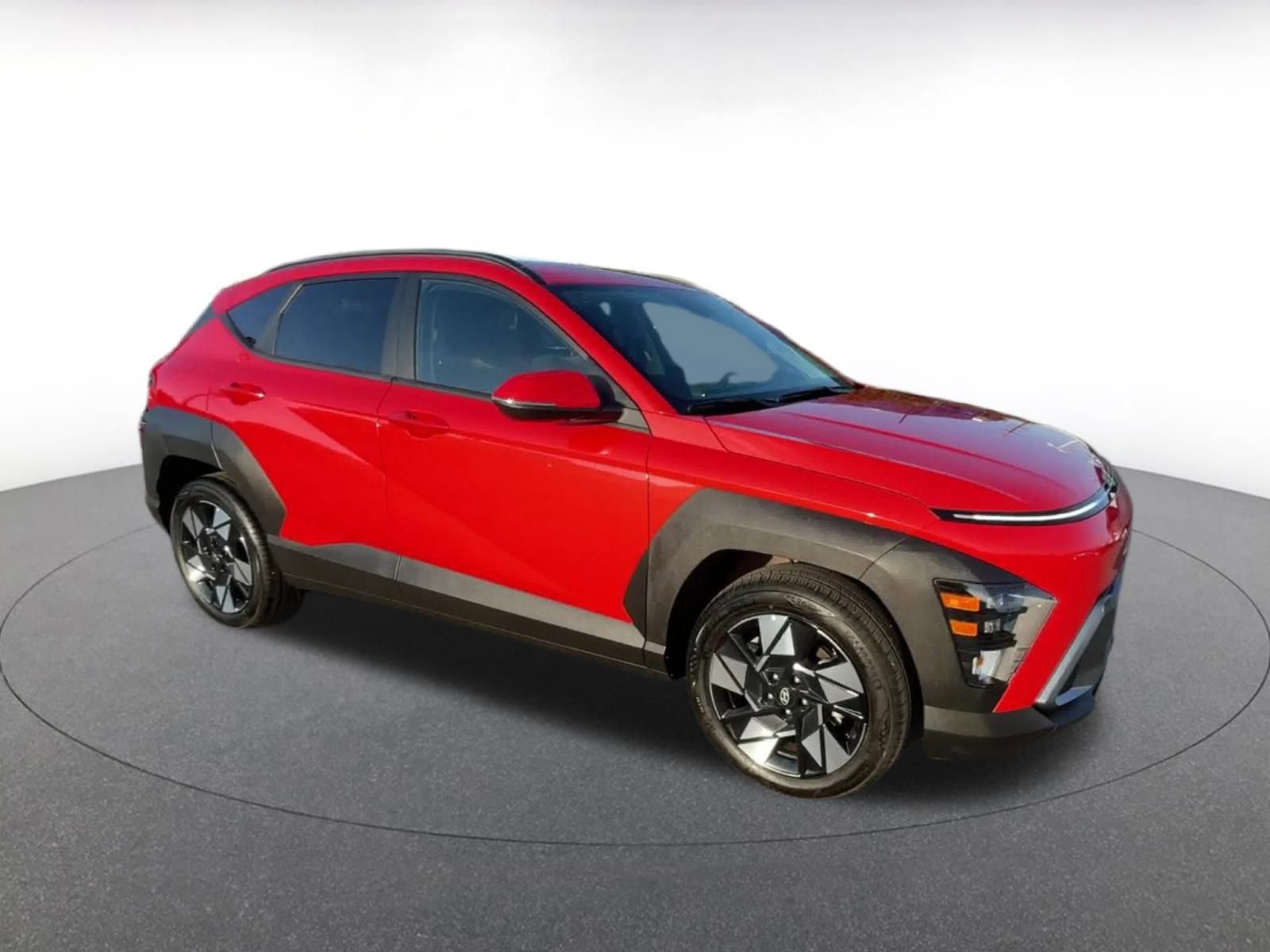 Used 2025 Hyundai Kona SEL image 2