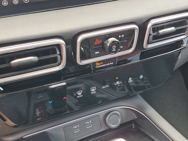 New 2026 Nissan Sentra SR w/ Floor Mat Package FWD image 25
