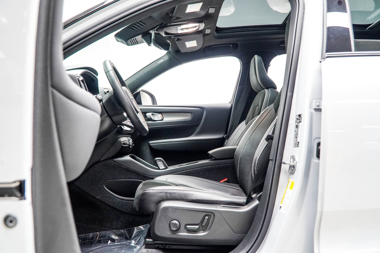Used 2022 Volvo XC40 P8 Recharge Ultimate AWD/4WD image 37