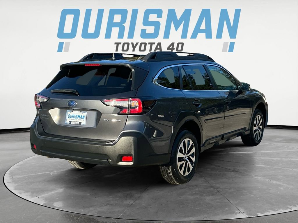 Used 2025 Subaru Outback Premium image 7