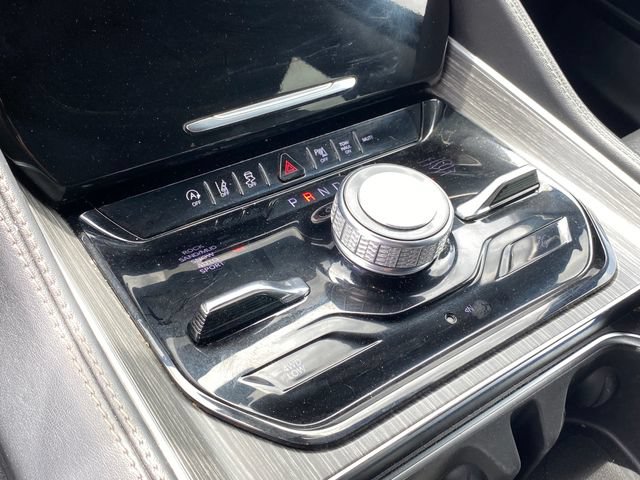 Used 2023 Jeep Wagoneer Series III w/ Preferred Equipment Group AWD/4WD image 12
