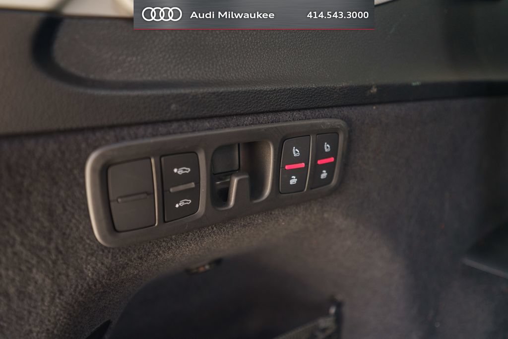 Used 2023 Audi Q7 3.0T Prestige w/ Prestige Package AWD/4WD image 42