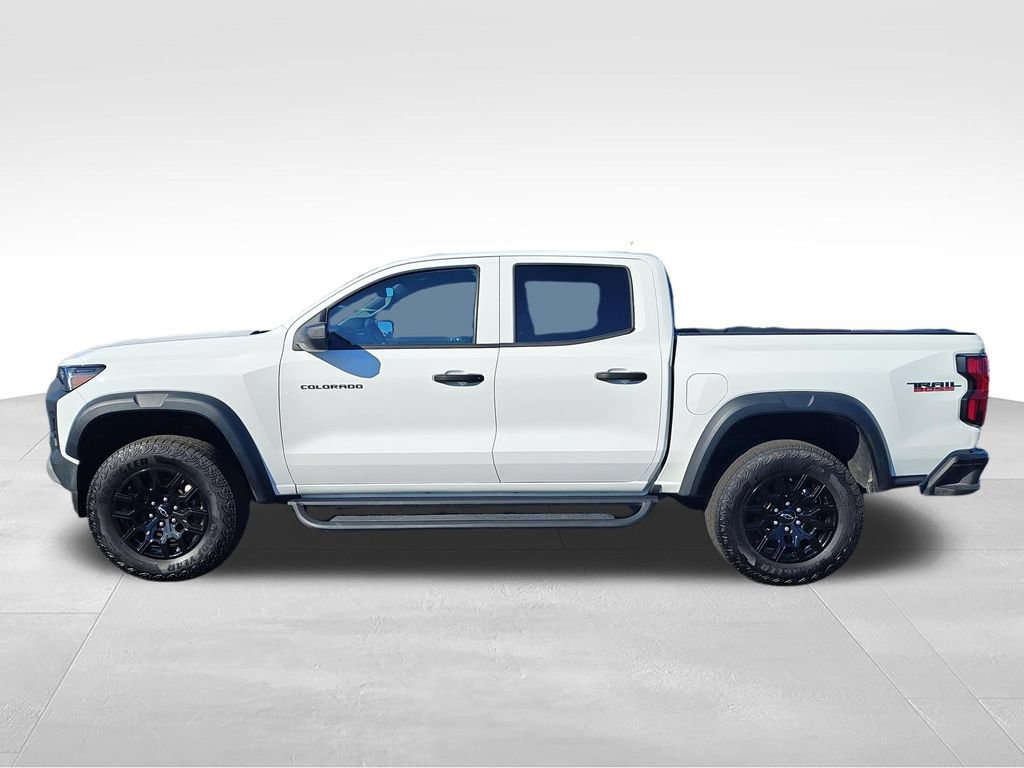 Used 2024 Chevrolet Colorado Trail Boss w/ Advanced Trailering Package AWD/4WD image 3