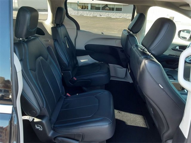 Certified 2021 Chrysler Pacifica Touring-L image 27
