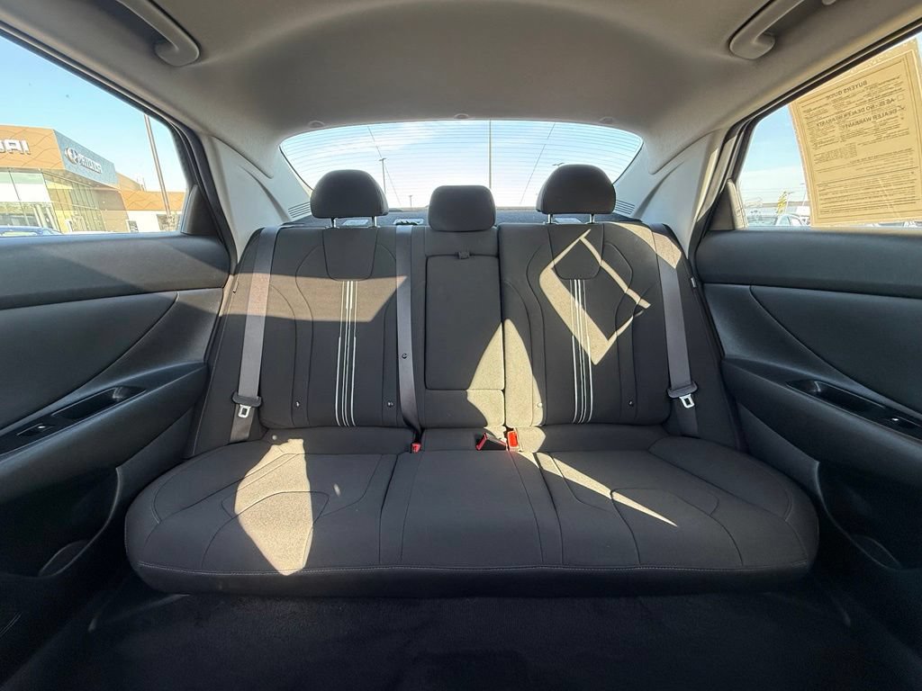 Used 2025 Hyundai Elantra SEL FWD image 29