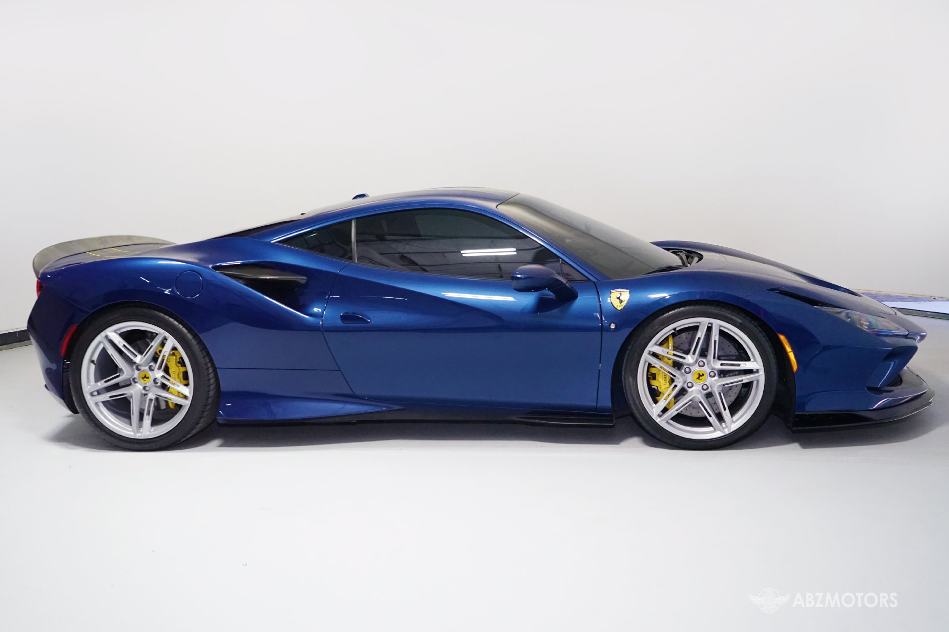 Used 2021 Ferrari F8 Tributo RWD image 3