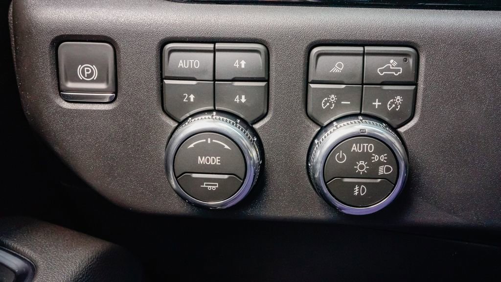 New 2026 GMC Sierra 1500 SLT w/ SLT Convenience Package image 18