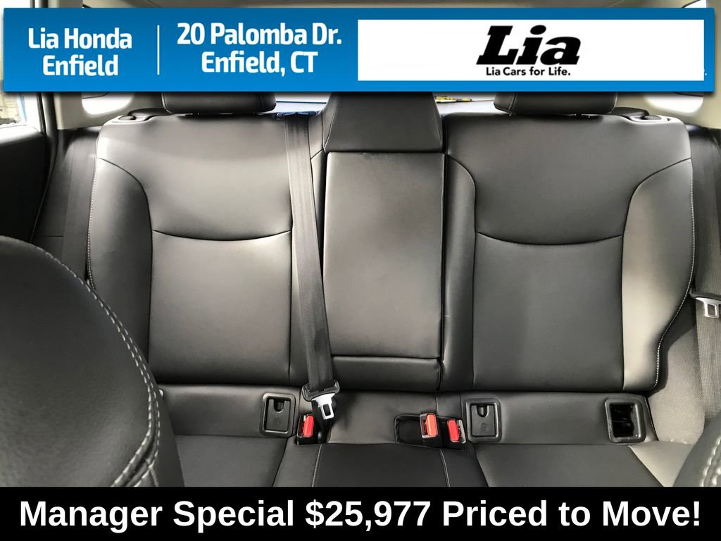 Used 2022 Toyota Corolla Cross XLE image 9