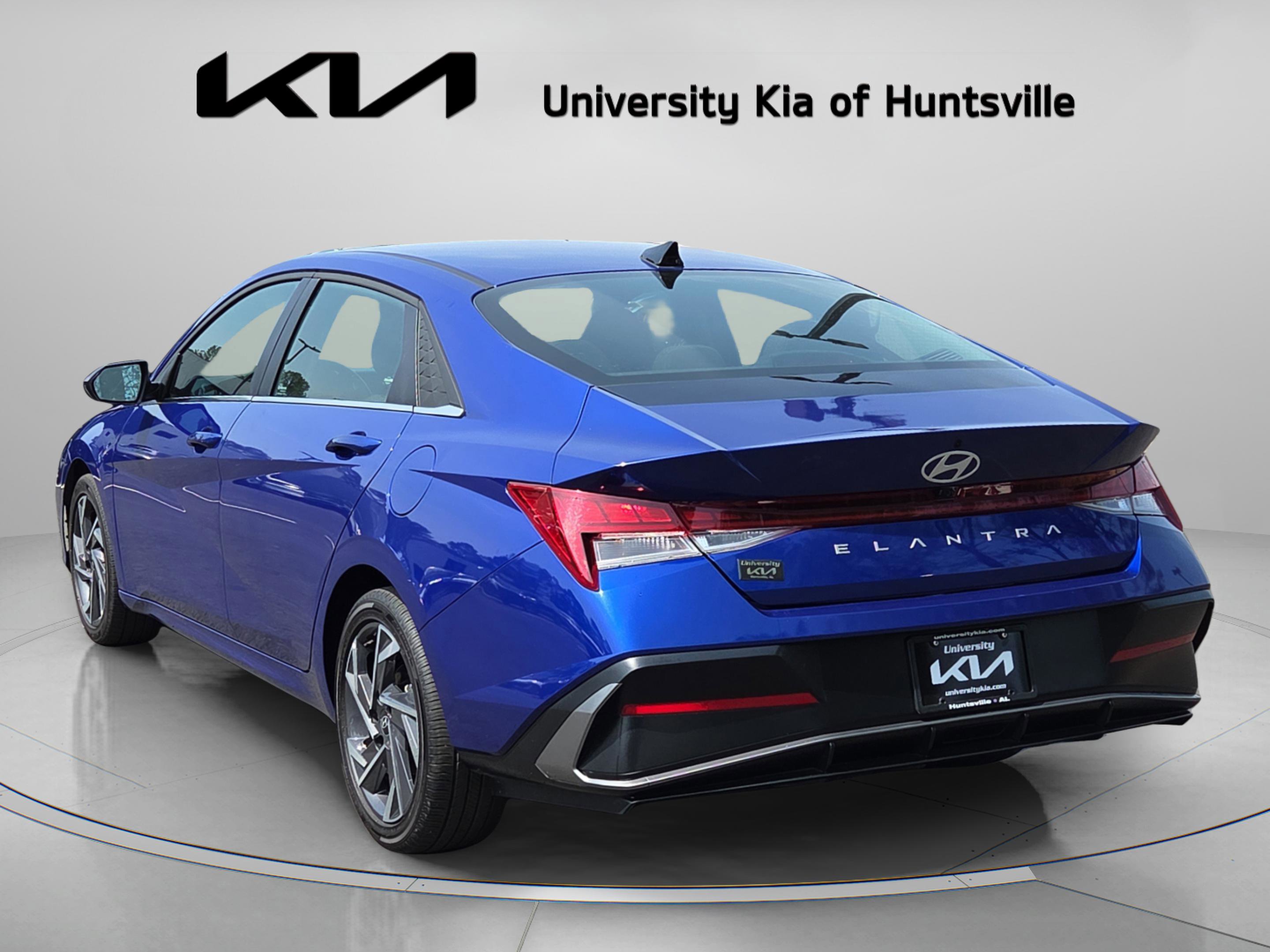 Used 2025 Hyundai Elantra SEL image 5