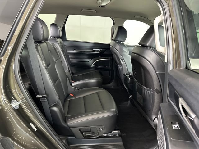 Used 2024 Kia Telluride S image 27