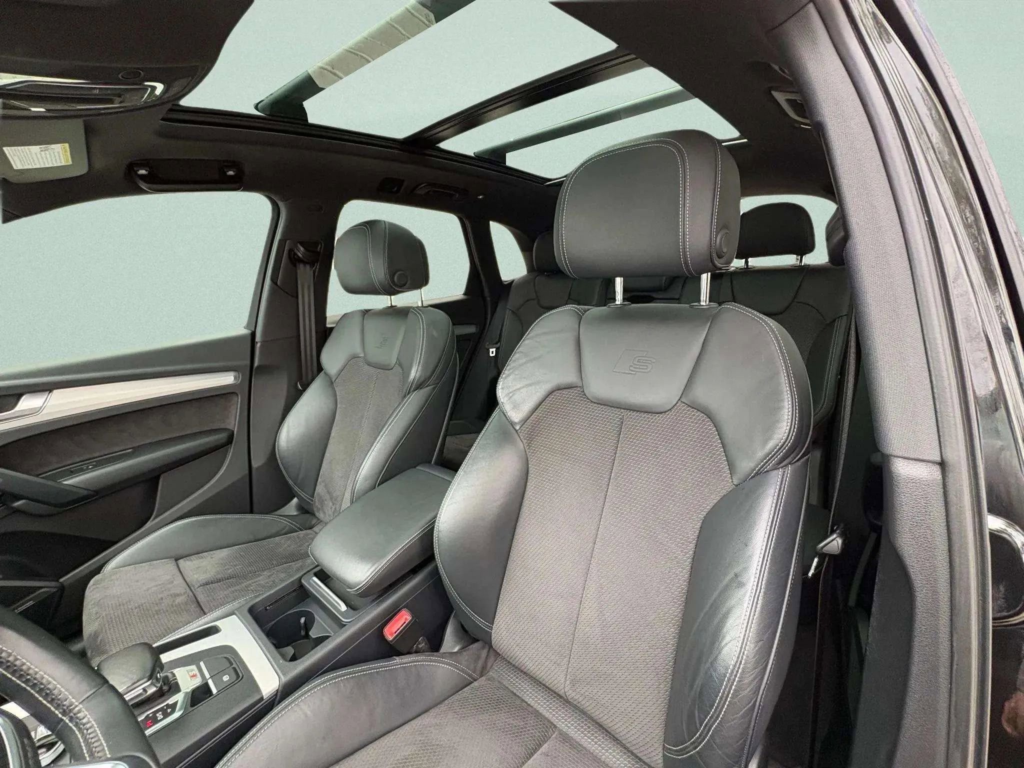 Used 2018 Audi SQ5 Premium Plus w/ Navigation Package image 26