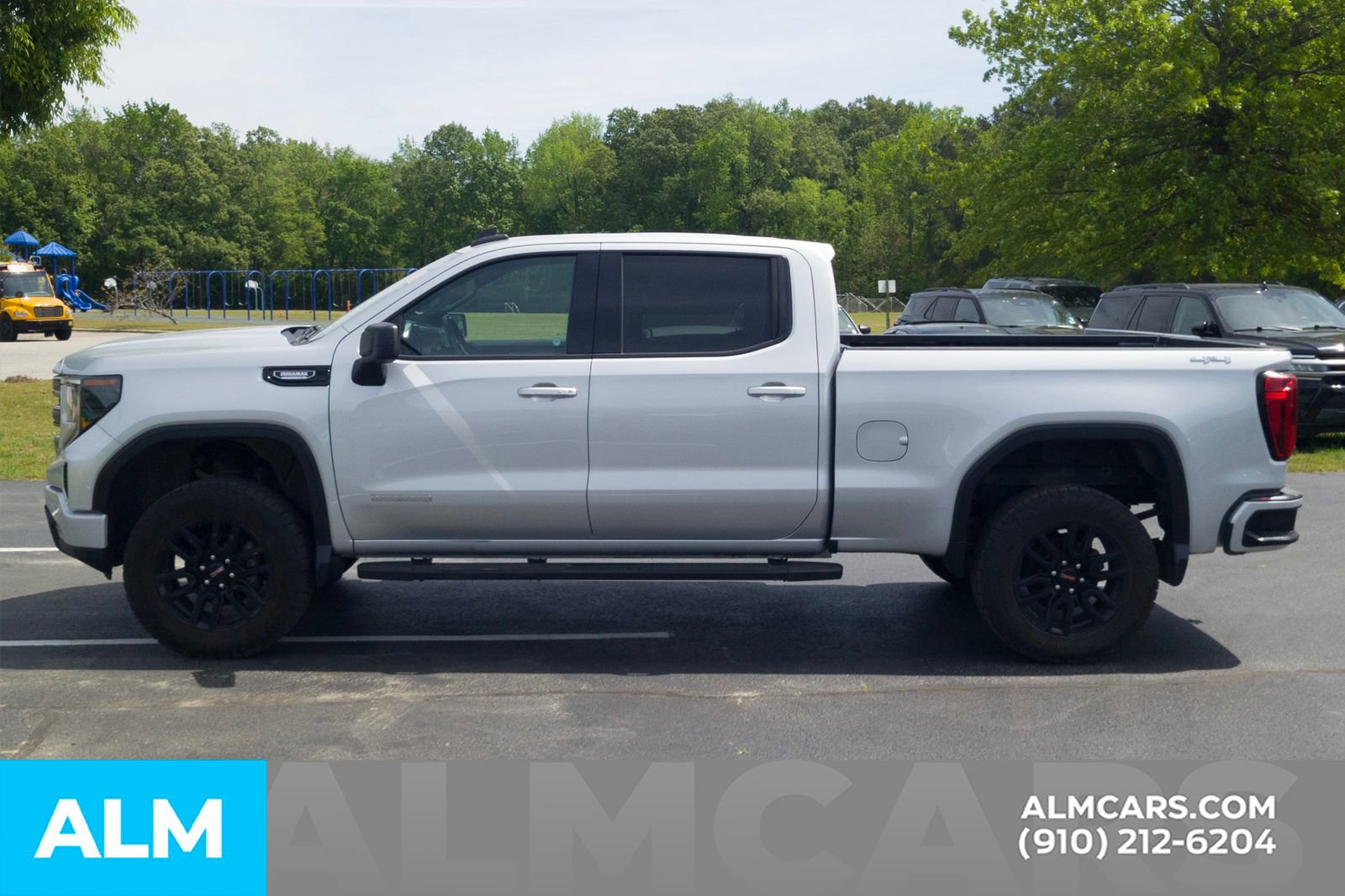 Used 2022 GMC Sierra 1500 Elevation w/ LPO, Elevation Black Package image 11