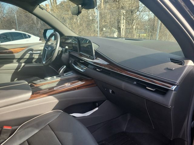 Used 2021 Cadillac Escalade Premium Luxury image 34
