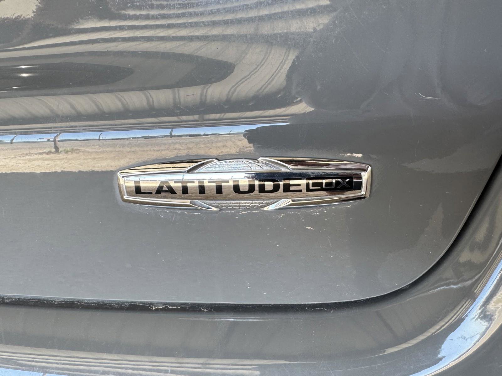 Used 2024 Jeep Compass Latitude image 37