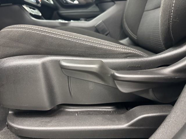 Used 2024 GMC Terrain SLE image 10