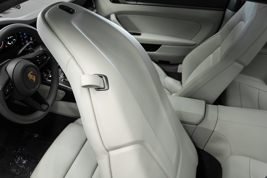 Used 2024 Porsche 911 Carrera 4S image 34