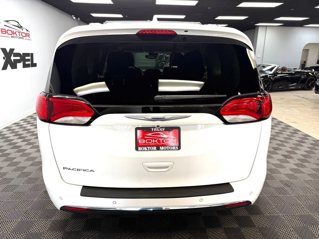 Used 2018 Chrysler Pacifica Touring-L Plus w/ Advanced Safetytec Group FWD image 13
