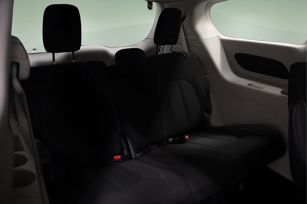 Certified 2023 Chrysler Voyager LX FWD image 19