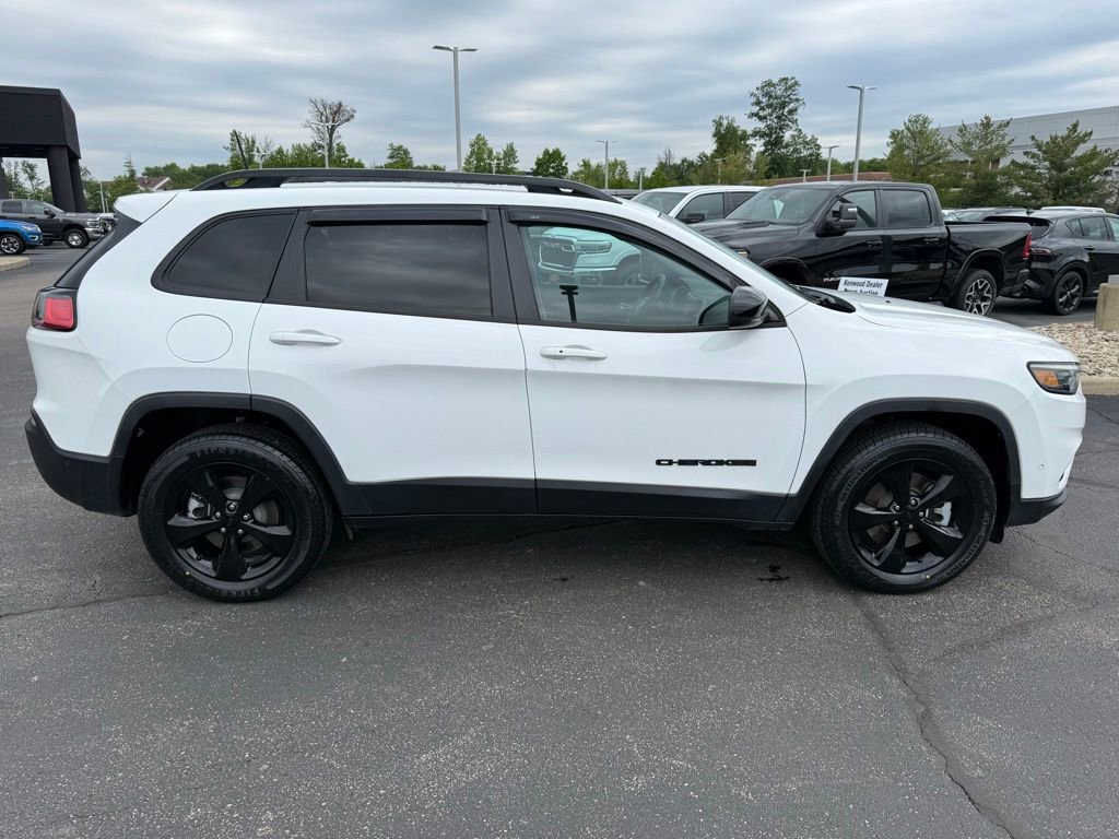 Certified 2023 Jeep Cherokee Altitude Lux AWD/4WD image 2