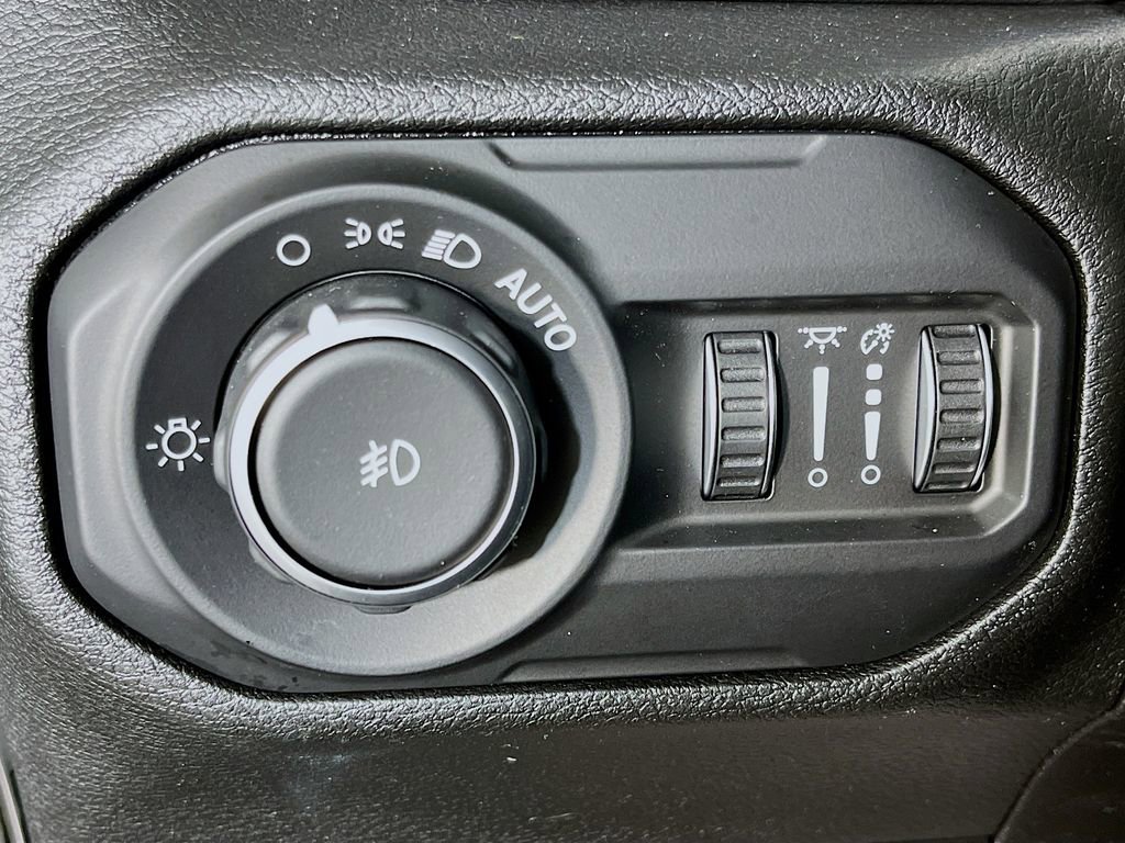 Used 2021 Jeep Wrangler Unlimited Sahara image 13