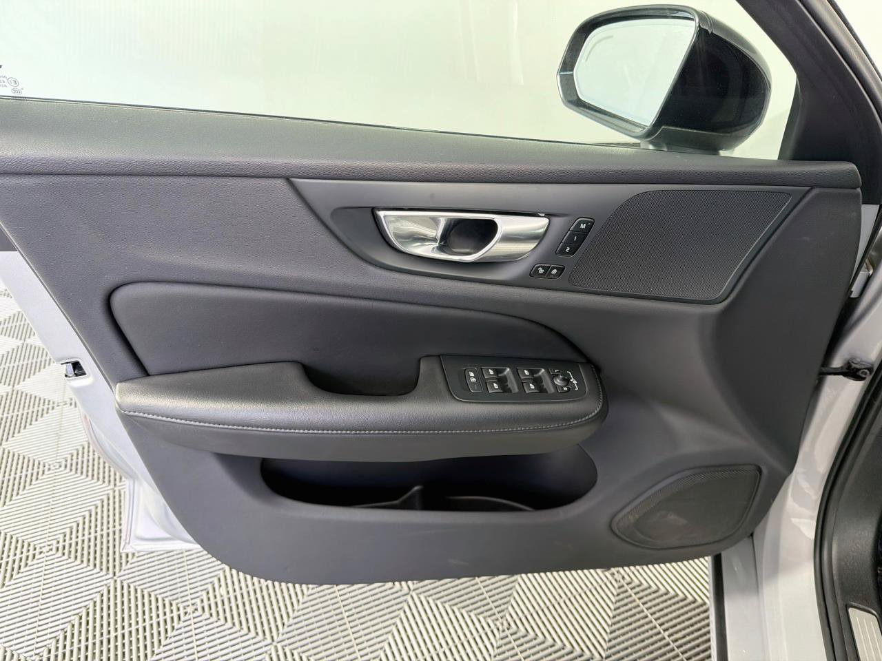 Used 2024 Volvo S60 B5 Plus FWD image 18