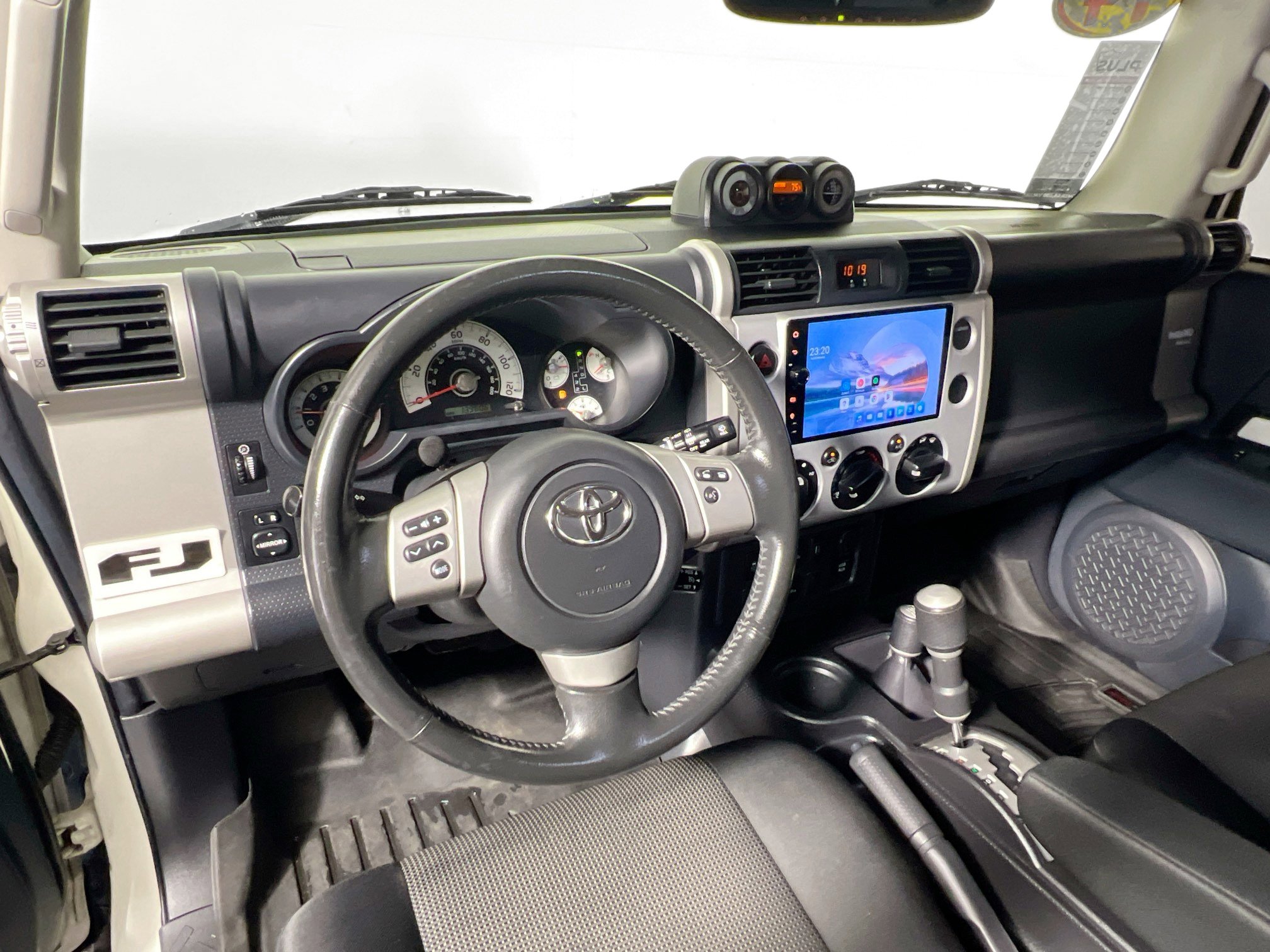 Used 2014 Toyota FJ Cruiser 4WD w/ Upgrade Package image 29