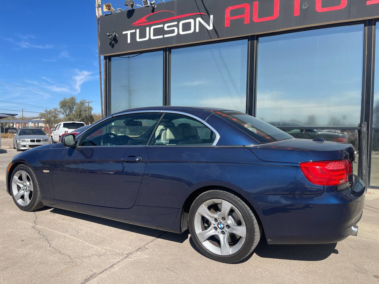 Used 2013 BMW 335i Convertible RWD image 5