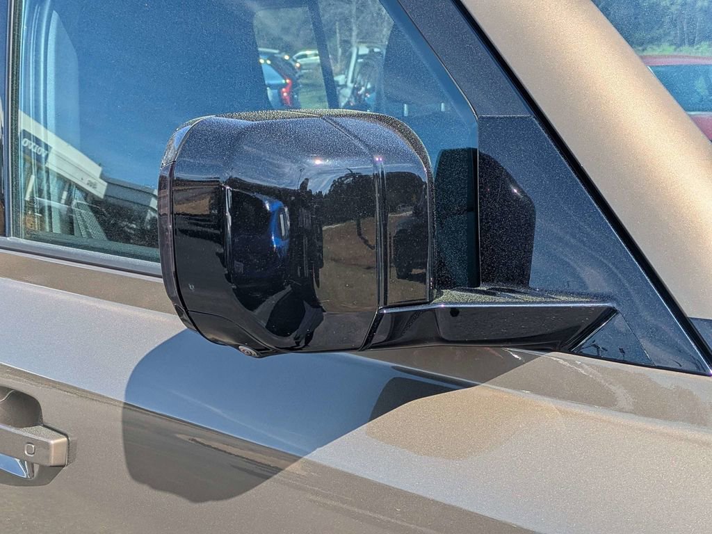 Used 2025 Land Rover Defender 110 S image 12