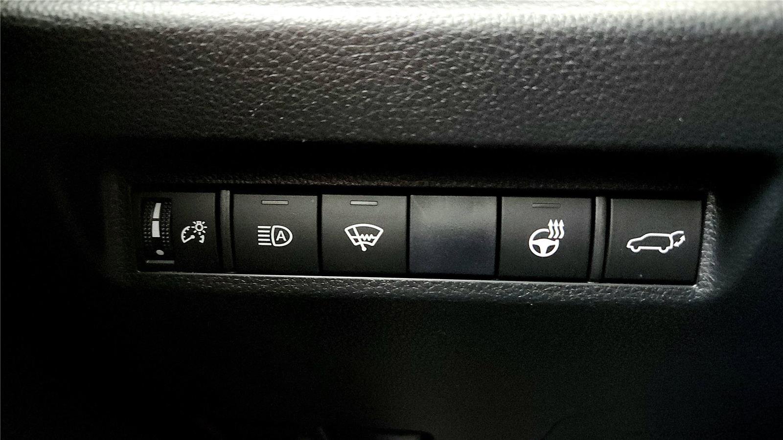 Used 2020 Toyota RAV4 XLE w/ Convenience Package image 32