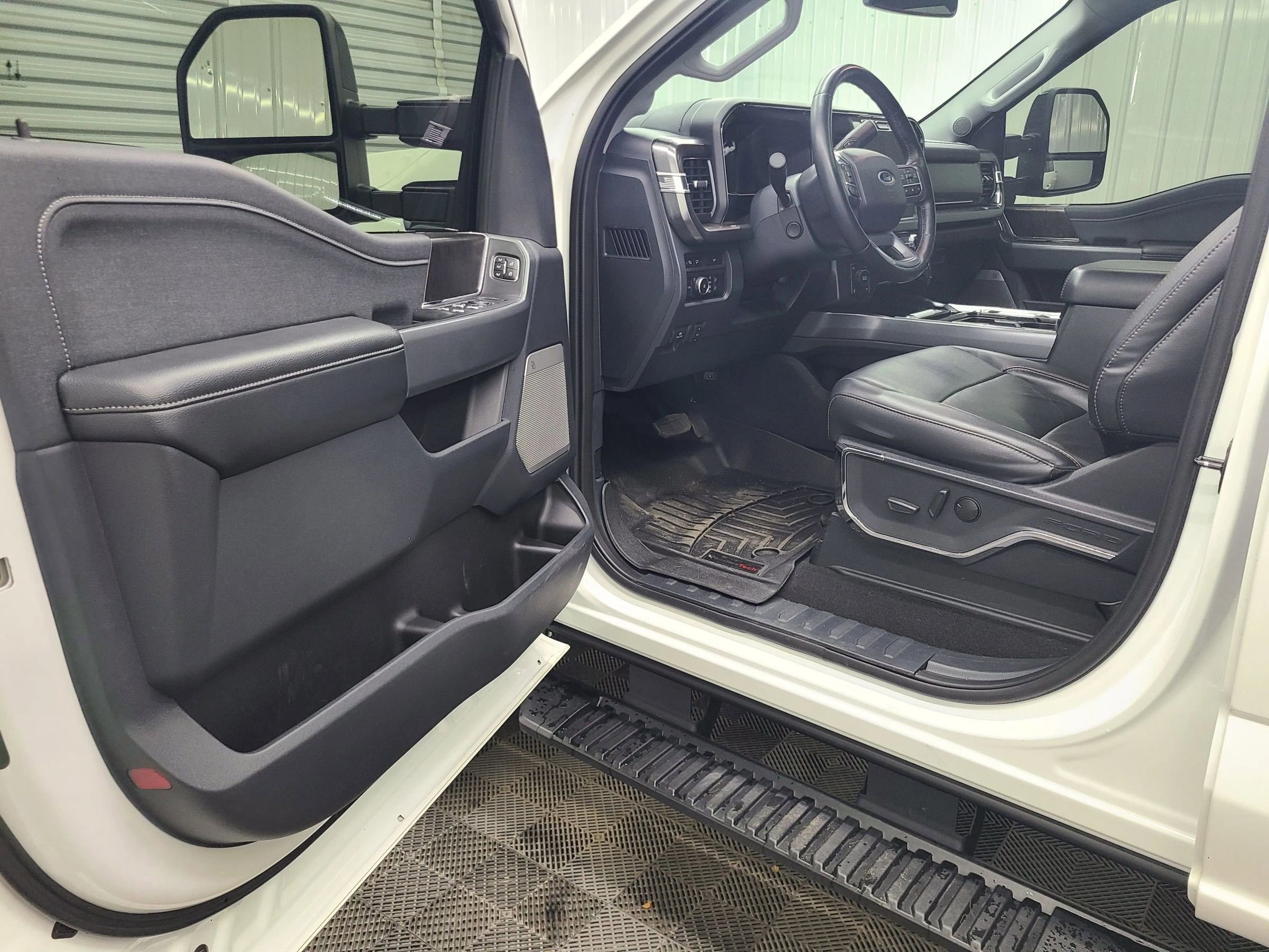 Used 2024 Ford F250 Lariat w/ Sport Appearance Package image 18