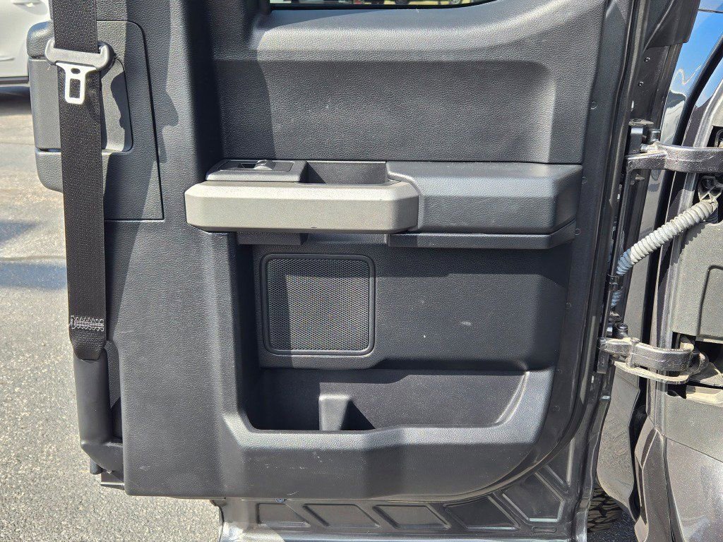 Used 2017 Ford F150 Raptor w/ Equipment Group 802A Luxury image 9