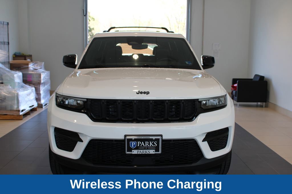 Used 2024 Jeep Grand Cherokee Altitude image 13