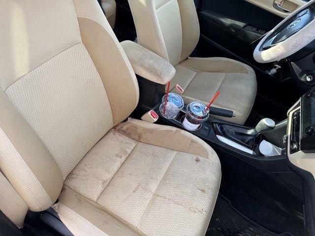 Used 2018 Toyota Corolla LE image 21