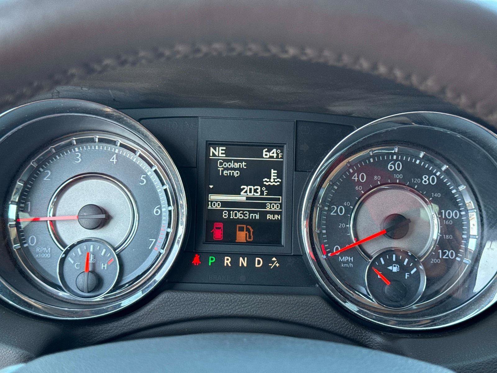 Used 2016 Chrysler Town & Country Touring image 30