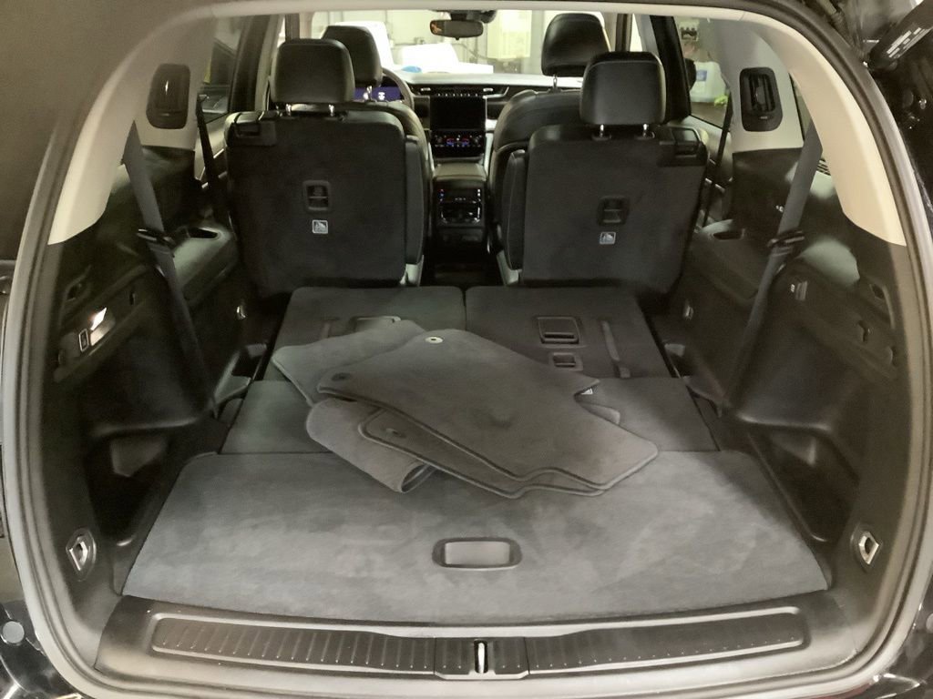 Certified 2023 Jeep Grand Cherokee L Limited w/ Trailer Tow Group (B) image 14