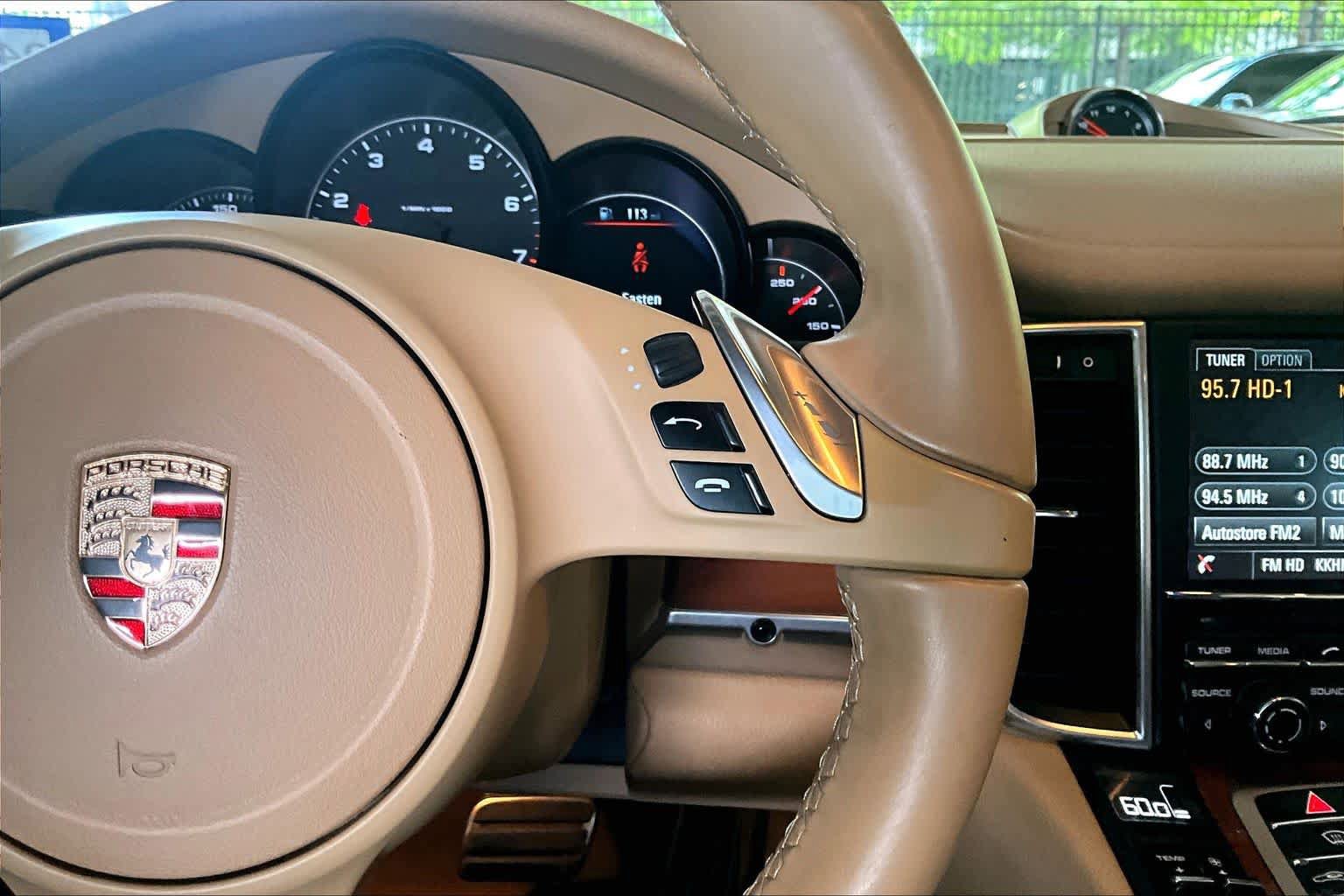 Used 2014 Porsche Panamera RWD image 23