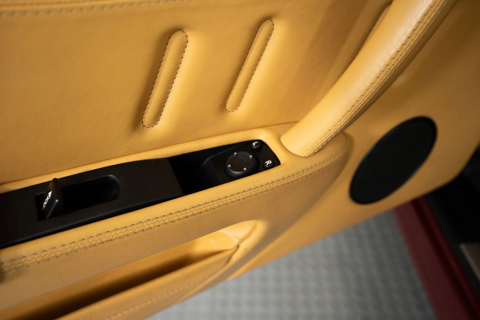 Used 2003 Ferrari 575M Maranello RWD image 28
